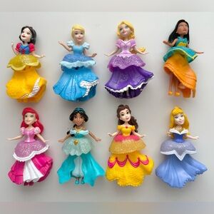 8 Disney Princess "Royal Clips" - 8 Dolls with 8 Dresses
